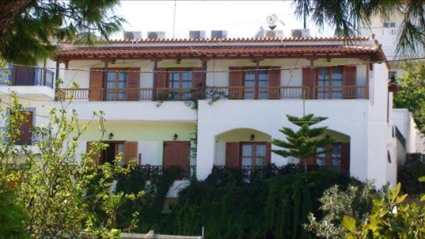 Litsa Apartment *